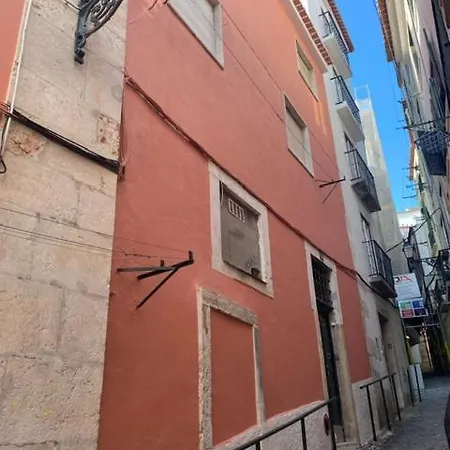 Alfama Duplex Near Fado Museum *