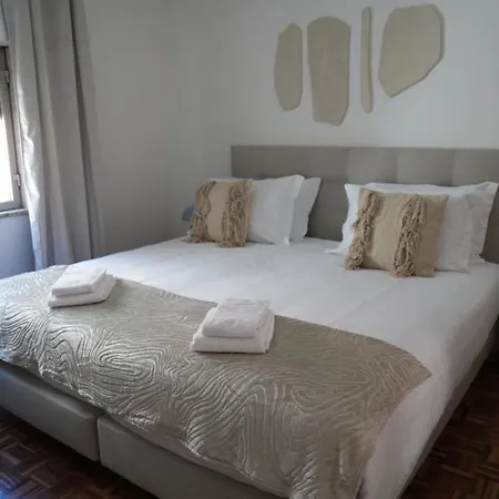 Alfama Duplex Near Fado Museum *